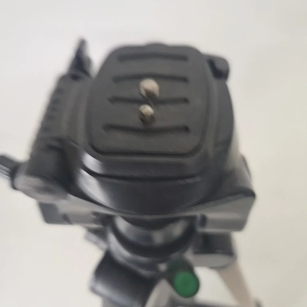 Velbon 7000 Camera Painter Box Tripod w/Bubble Level Adjustable Height